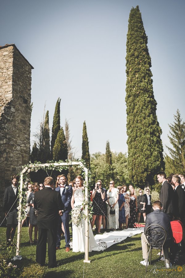 photo_weddings_castello_tornano_08.jpg