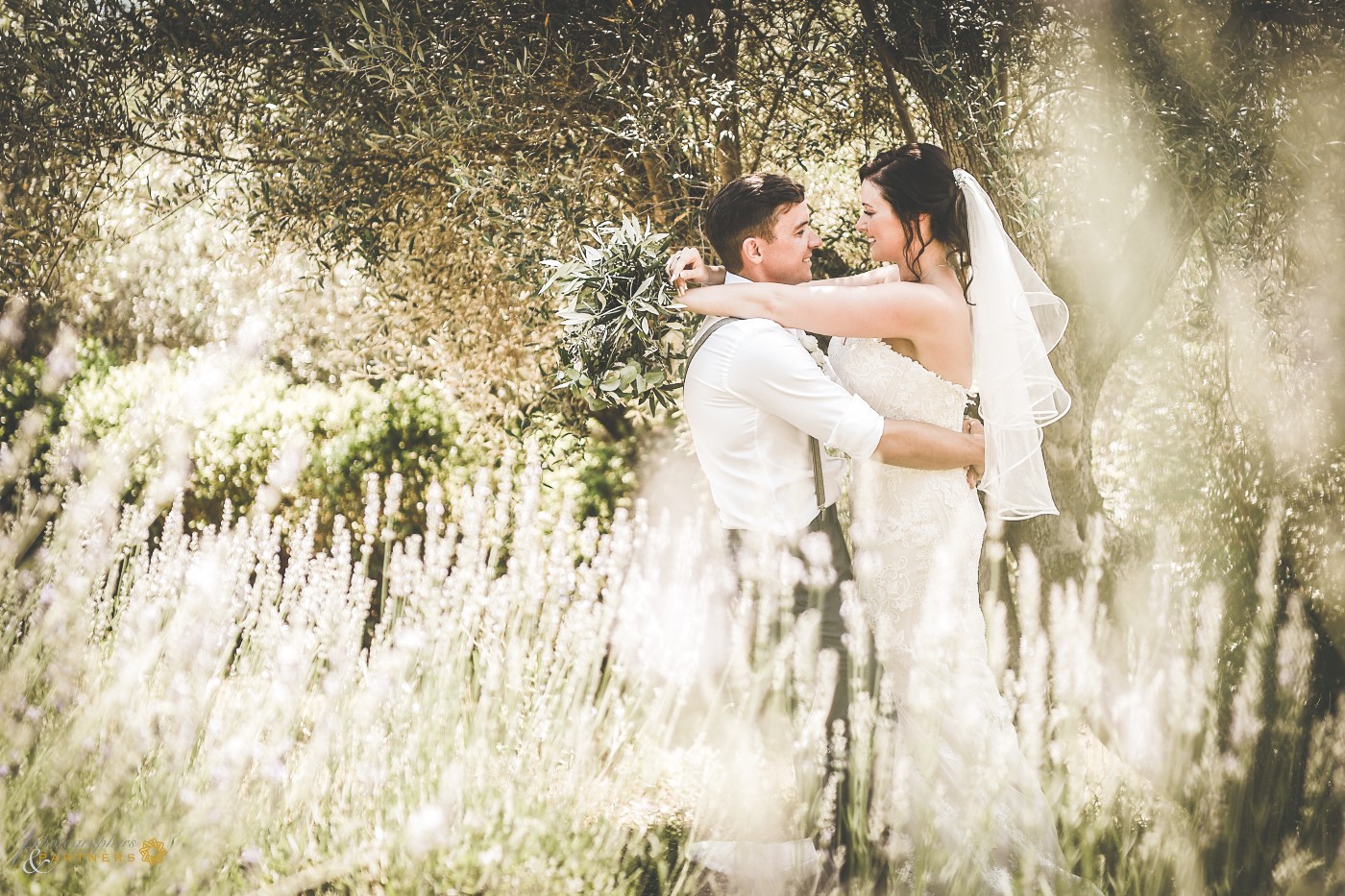 Lift up the bride...