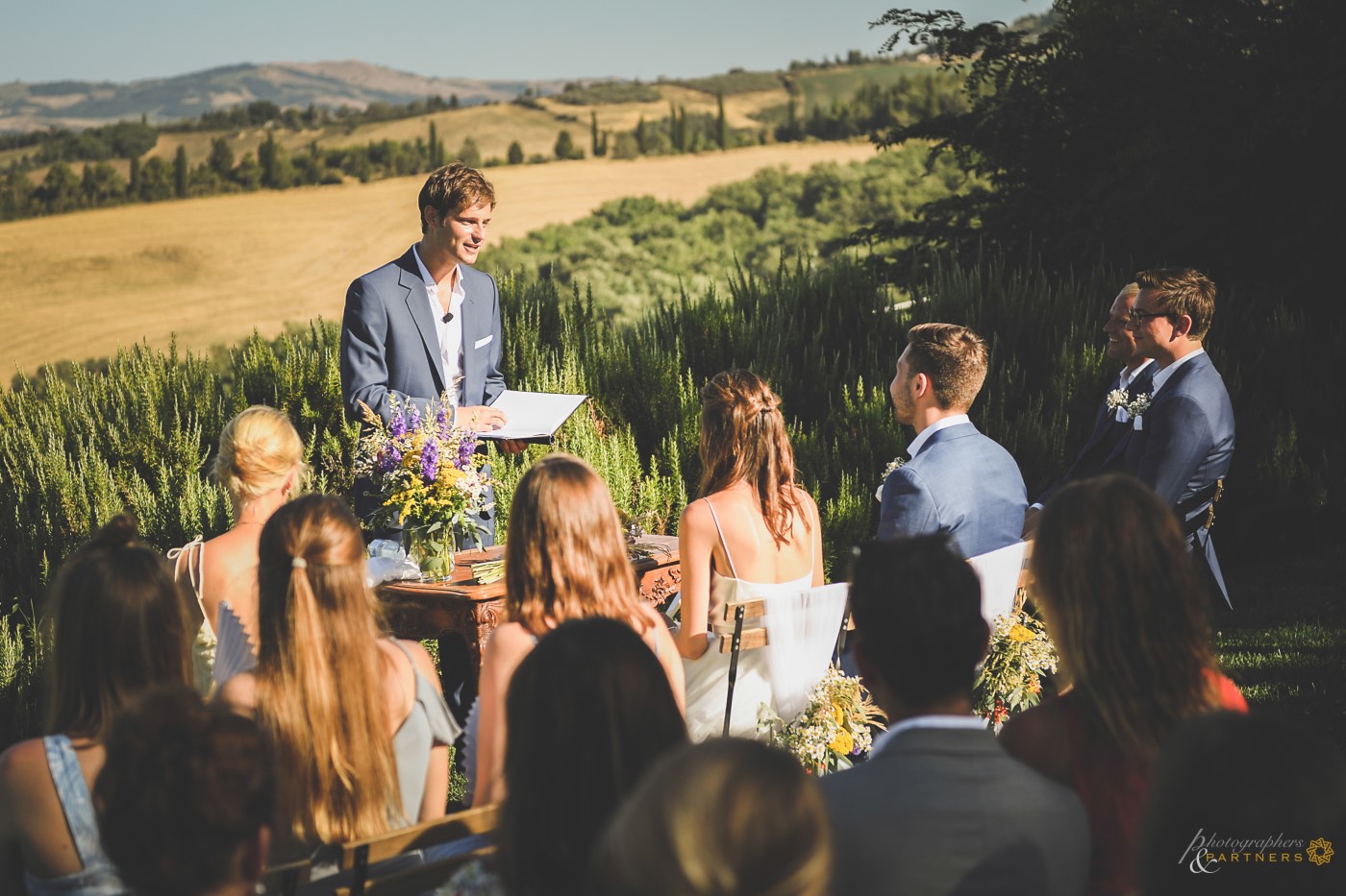 Reading of the marriage ritual π
