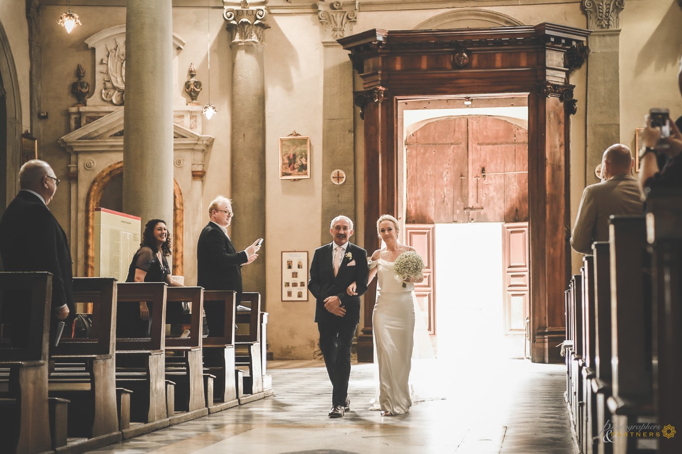 The Bride coming...