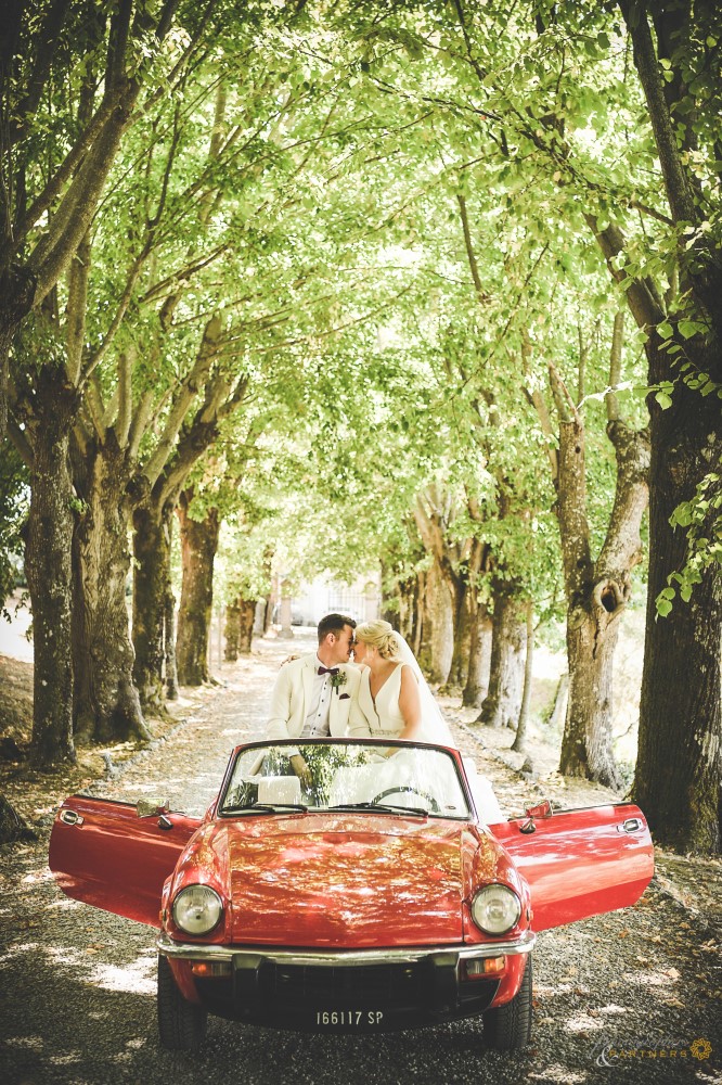 Romantic shoot in the beautiful vintage car.