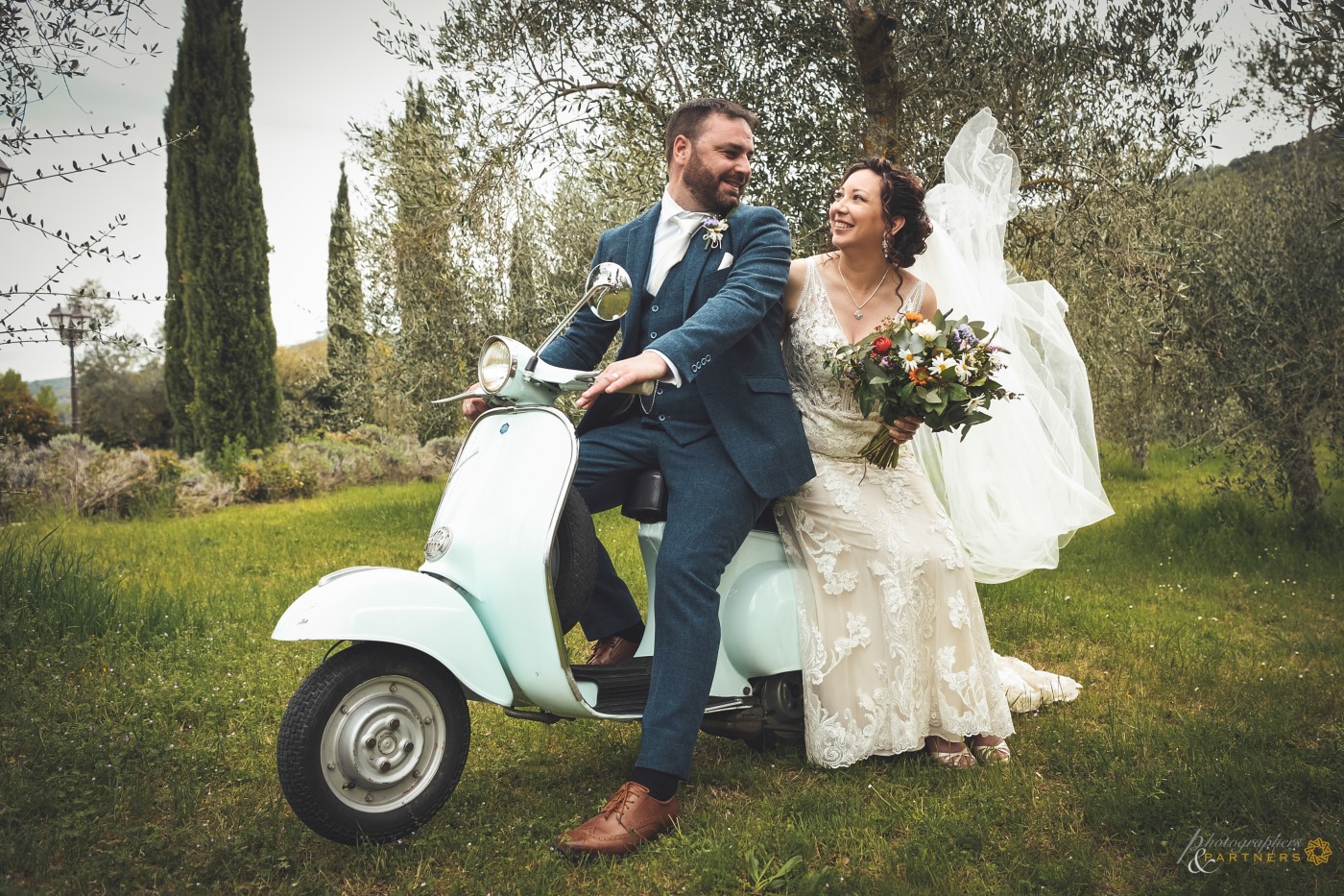 In the olive trees with the Vespa 🛵
