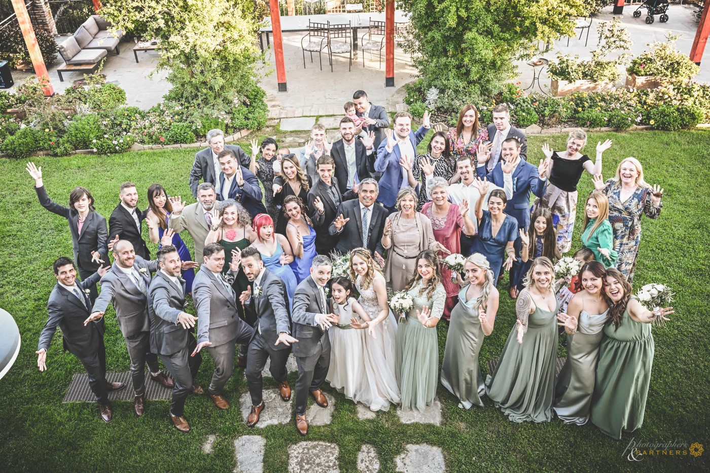 A beautiful group photo!