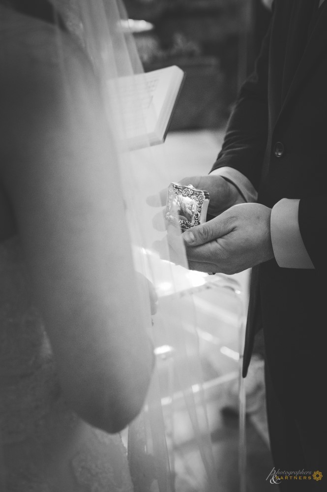 Wedding rings box