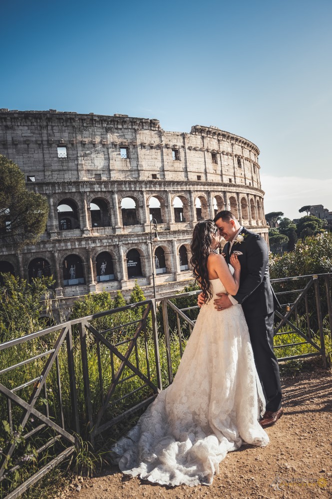 Romantic photo at the colosseum