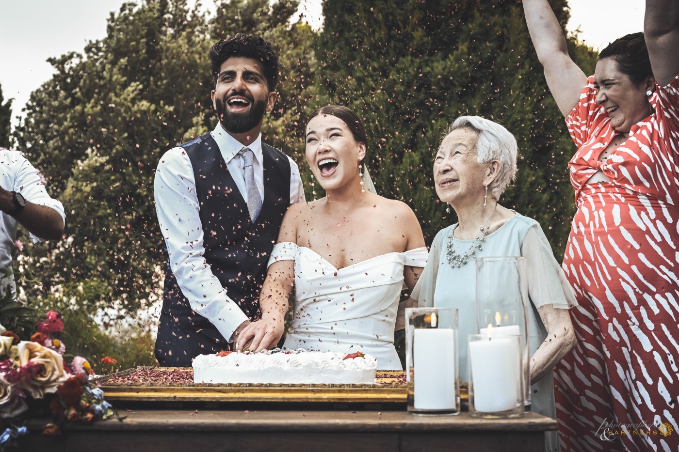 Wedding cake with song