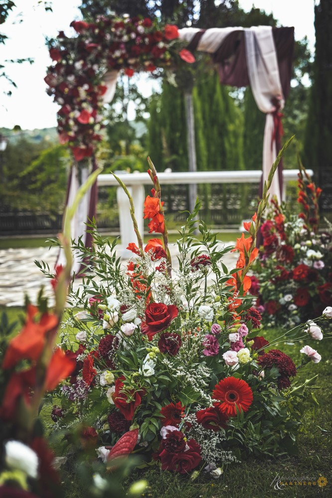 Floral decorations for the ceremony
