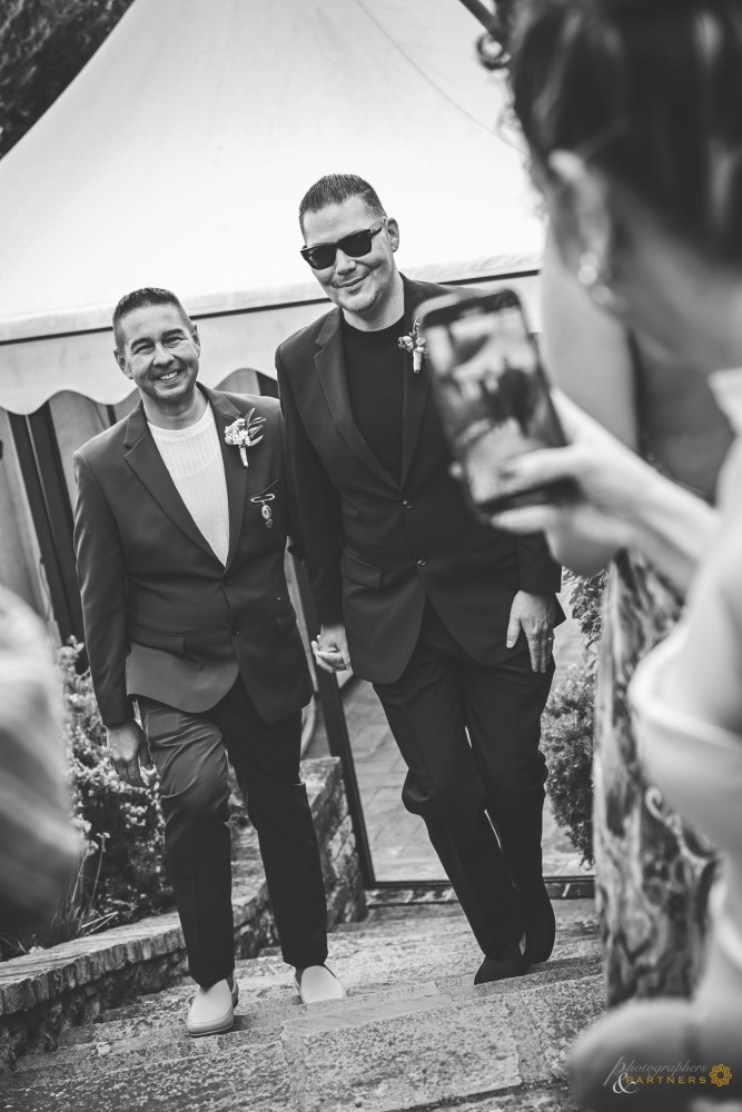 groom_and_groom_wedding_photos_05.jpg