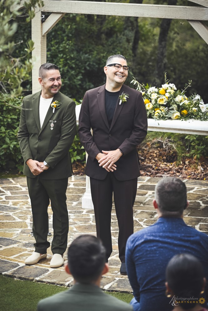 groom_and_groom_wedding_photos_08.jpg