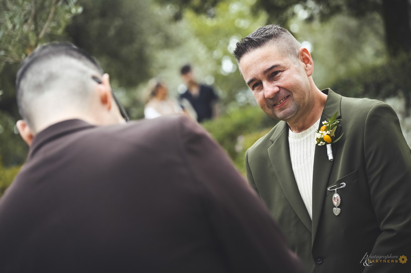 groom_and_groom_wedding_photos_09.jpg