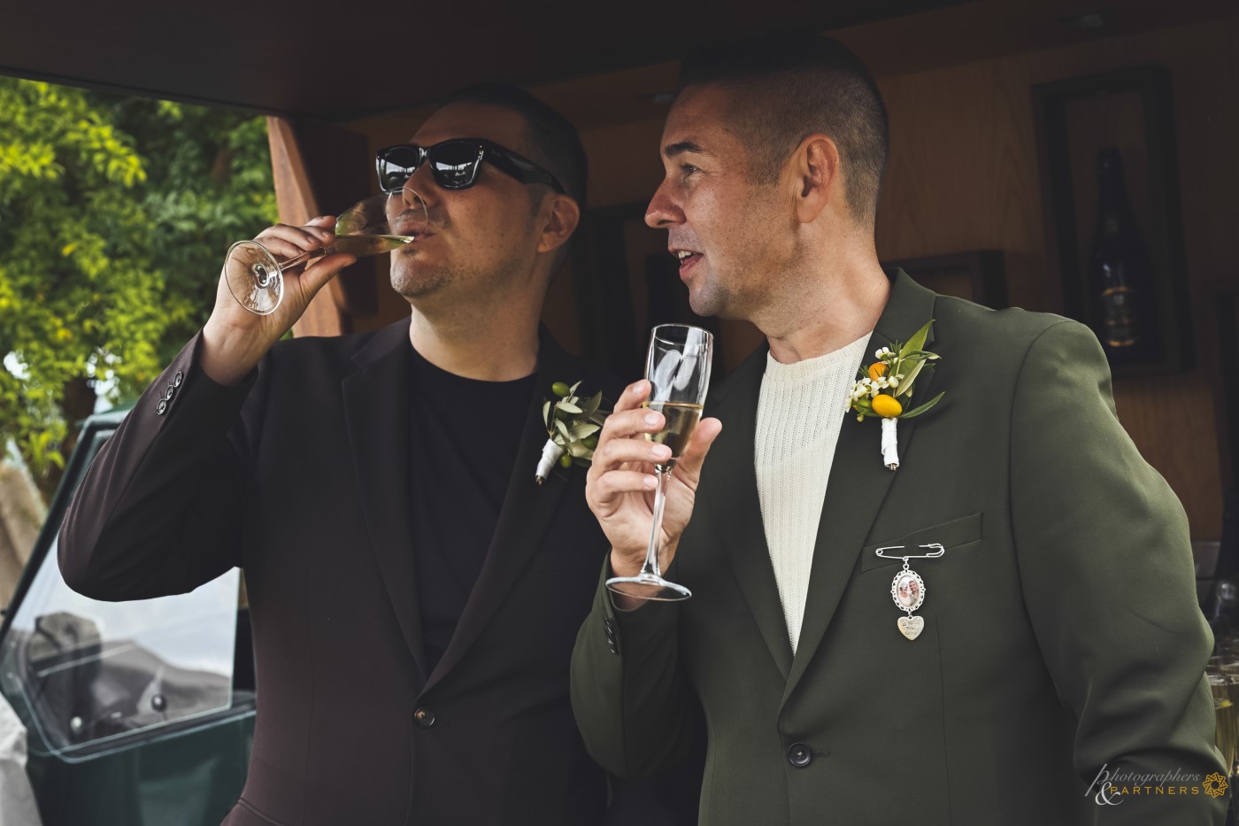 groom_and_groom_wedding_photos_12.jpg