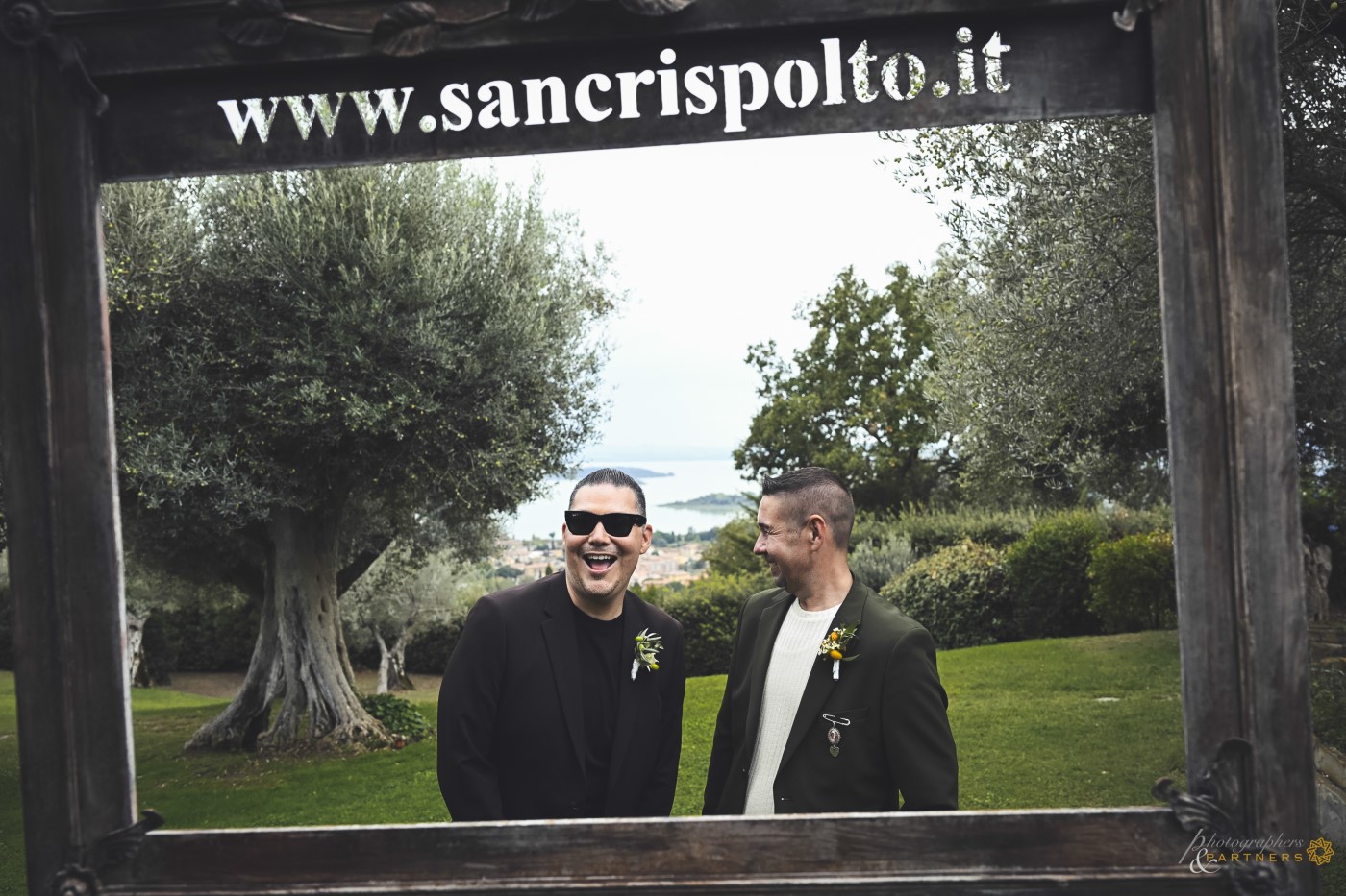 groom_and_groom_wedding_photos_19.jpg