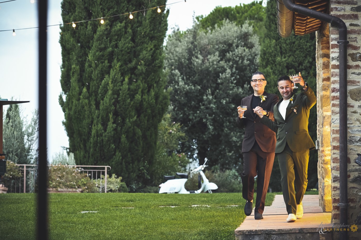 groom_and_groom_wedding_photos_23.jpg