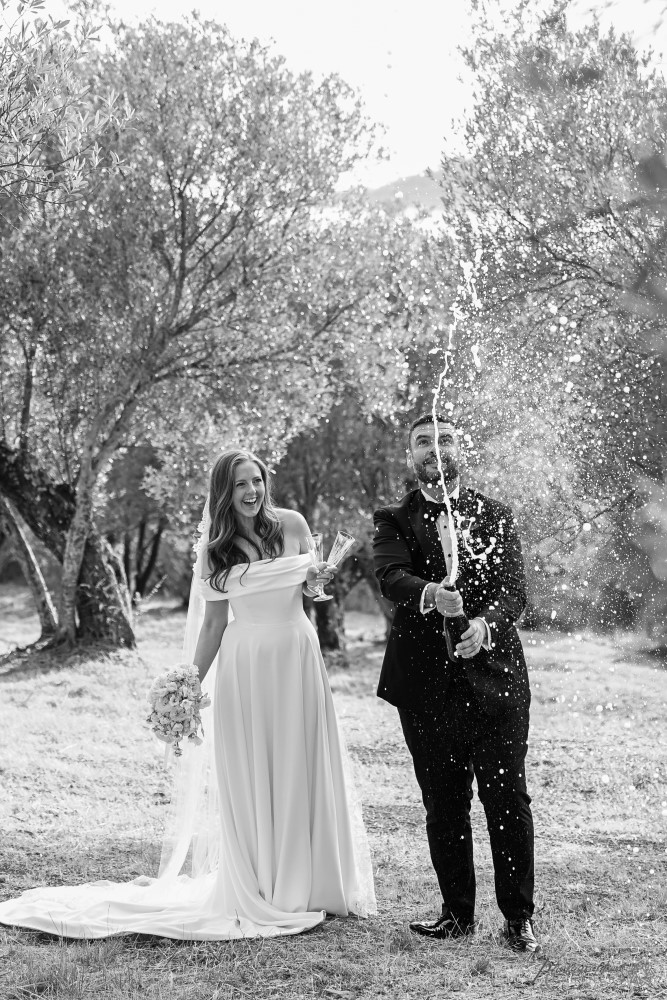 romantic-italian-weddings-villa-san-crispolto-038.jpg