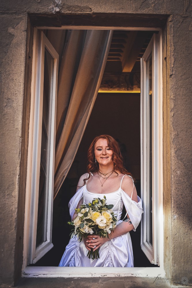 tuscany-elopement-photographer-cortona-couple-005.jpg